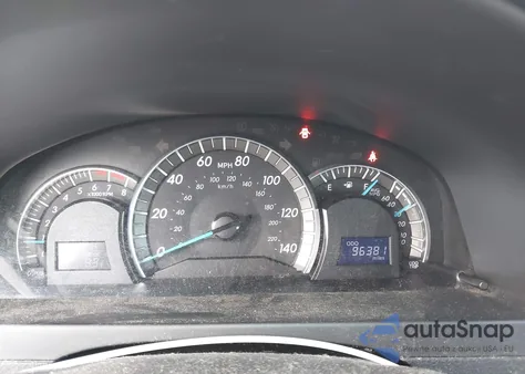 2014 Toyota Camry Se z USA, uszkodzony, nr VIN 4T1BF1FK2EU467213